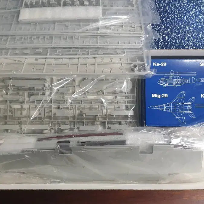[BUNJANG] Trumpeter 1/700 Liaoning Aircraft Carrier Plastic Model Kit / 트럼페터 1/700 랴오닝 항공모함 프라모델