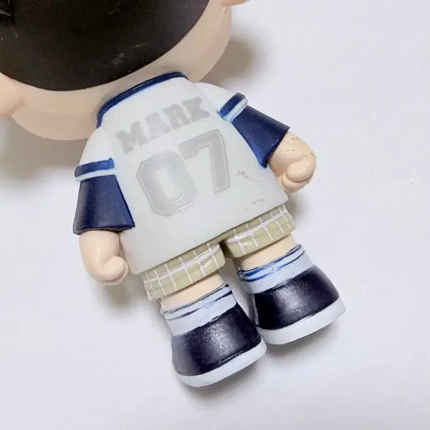 [BUNJANG] NCT DREAM Mark ISTJ Broken Melody Thailand CGV Figure / 엔시티드림 ISTJ 태국 CGV 피규어 마크 브로큰멜로디