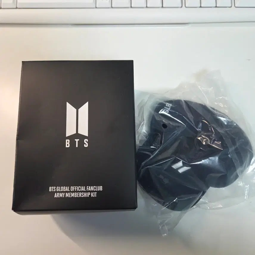 [BUNJANG] BTS ARMY kit v7 Hat Keychain (No Photocard) / BTS 방탄소년단 아미키트 v7 모자키링 (포카X)