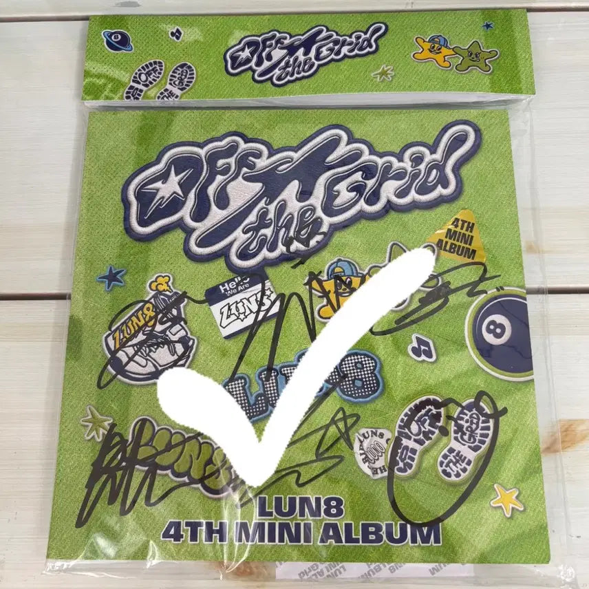 [BUNJANG] LUN8 4th Anniversary Mini Album "Off the Grid" (Signed) / 루네이트 LUN8 4주년 미니앨범 Off the Grid (친필 싸인)