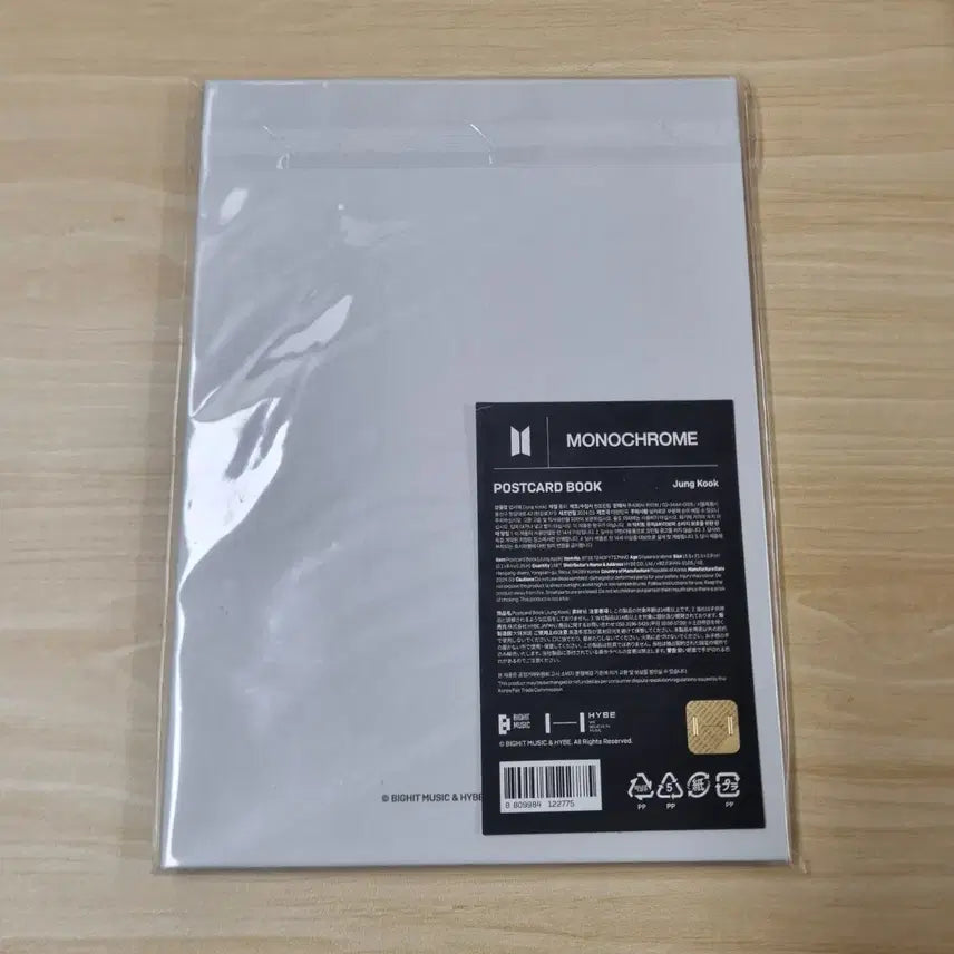 [BUNJANG] BTS 2021 Winter Package Jungkook Monochorme Photobook (Sealed) / bts 팝업 모노크롬 정국 포스트카드북 MONOCHROME 미개봉 양도