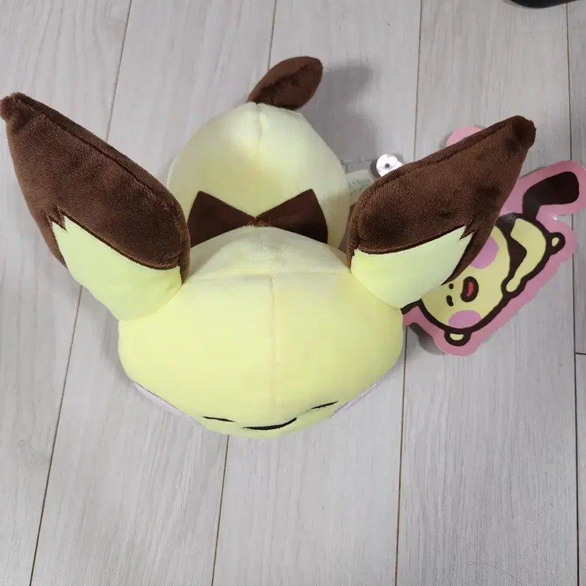[BUNJANG] Pokemon Center Yurutto Sleeping Pichu Plush / 포켓몬스터 포켓몬센터 유루토 잠꾸러기 피츄 카나헤이 인형 누이 피카츄동생