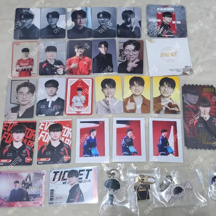 [BUNJANG] T1 Faker Photocard Bundle Set / T1 페이커 포카 굿즈 일괄