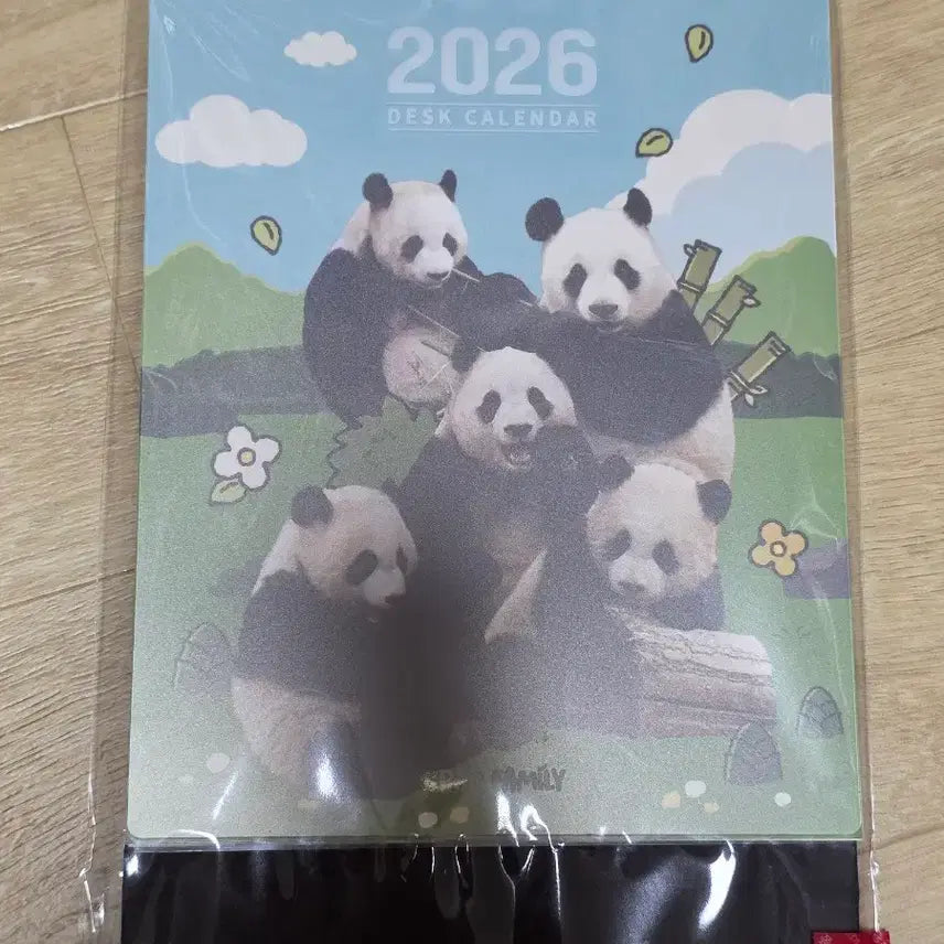 [BUNJANG] Everland Bao Family 2026 Desk Calendar / (새상품, 미개봉) 에버랜드 바오패밀리 판다 루이후이 2026 탁상달력
