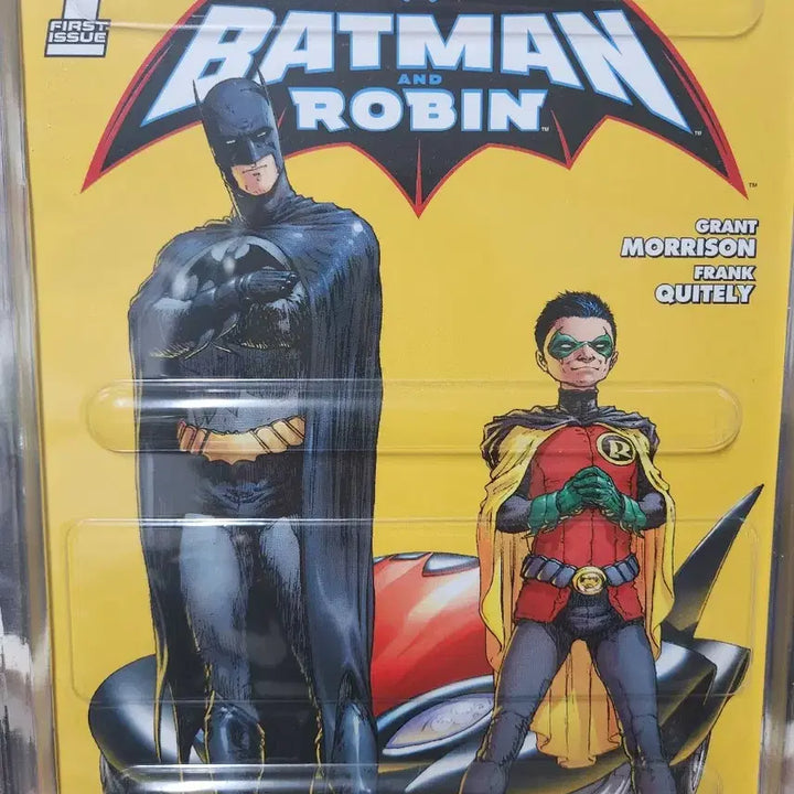[BUNJANG] DC Comics Damian Wayne Robin Action Figure with Comic Book / DC 로빈 데미안 웨인 액션 피규어 코믹북 포함