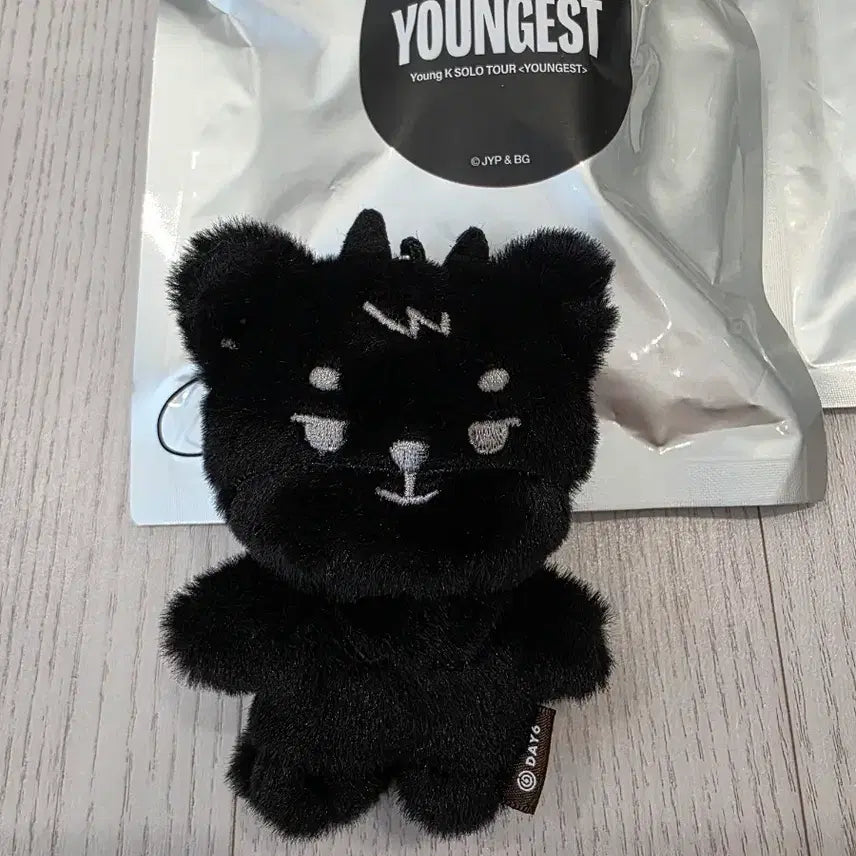 [BUNJANG] Xdinary Heroes X Denimals Secret Mini Plush Keychain Young K / 데니멀즈 케 시크릿 미니플러시 키링 영기스트 영케이 굿즈 쁘멀 악마케