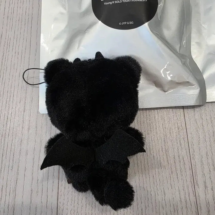 [BUNJANG] Xdinary Heroes X Denimals Secret Mini Plush Keychain Young K / 데니멀즈 케 시크릿 미니플러시 키링 영기스트 영케이 굿즈 쁘멀 악마케