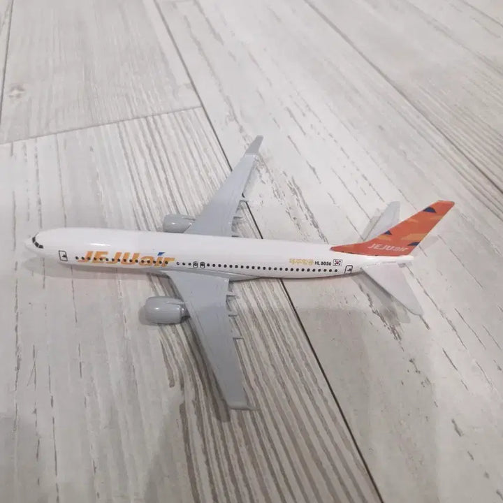 [BUNJANG] Jeju Air Airplane Model Diecast 15CM / 제주항공 비행기 모형 다이캐스트