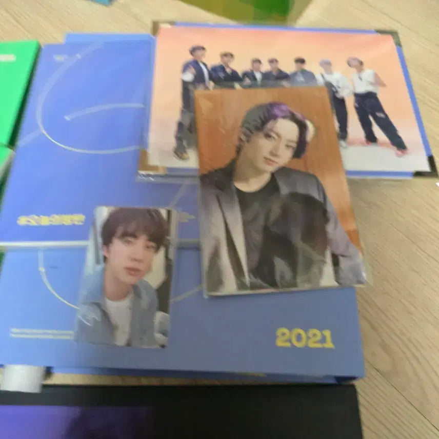 [BUNJANG] BTS Jin Memories DVD 3D Photo Set / 방탄 석진 메모리즈 DVD 포카포함 풀셋양도. bts 3d포토. 달마중 굿즈일괄