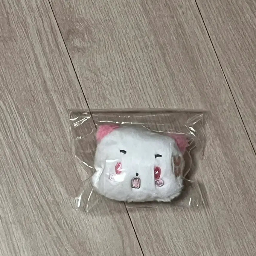[BUNJANG] PLAVE Mimeu Badge / 플레이브 미므 뱃지