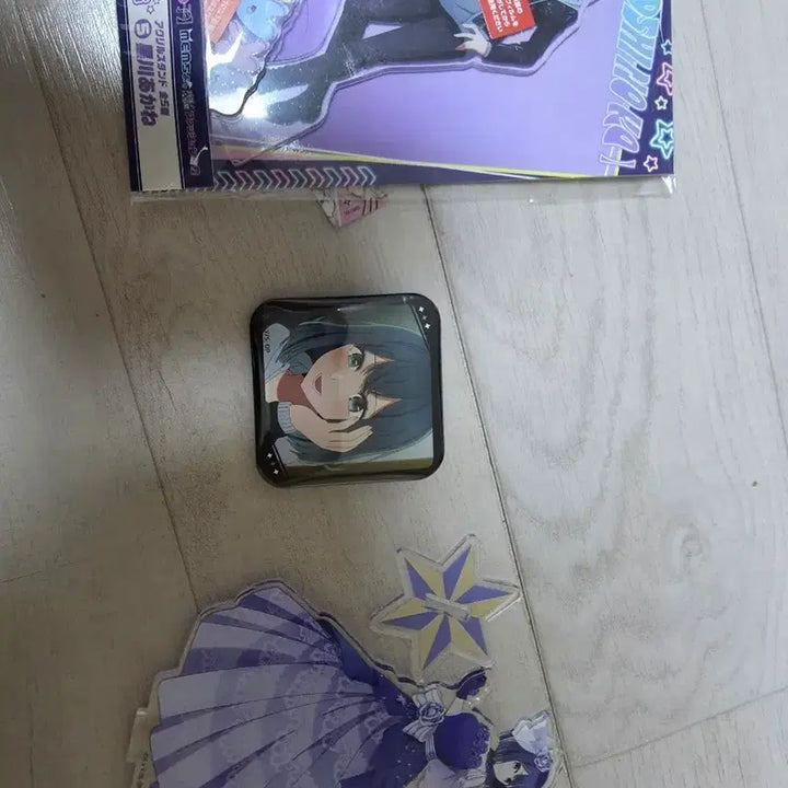 [BUNJANG] Oshi no Ko Akane Acrylic Stand &amp; Badge Bundle Set / 최애의아이 아카네 굿즈 일괄 팝니다.