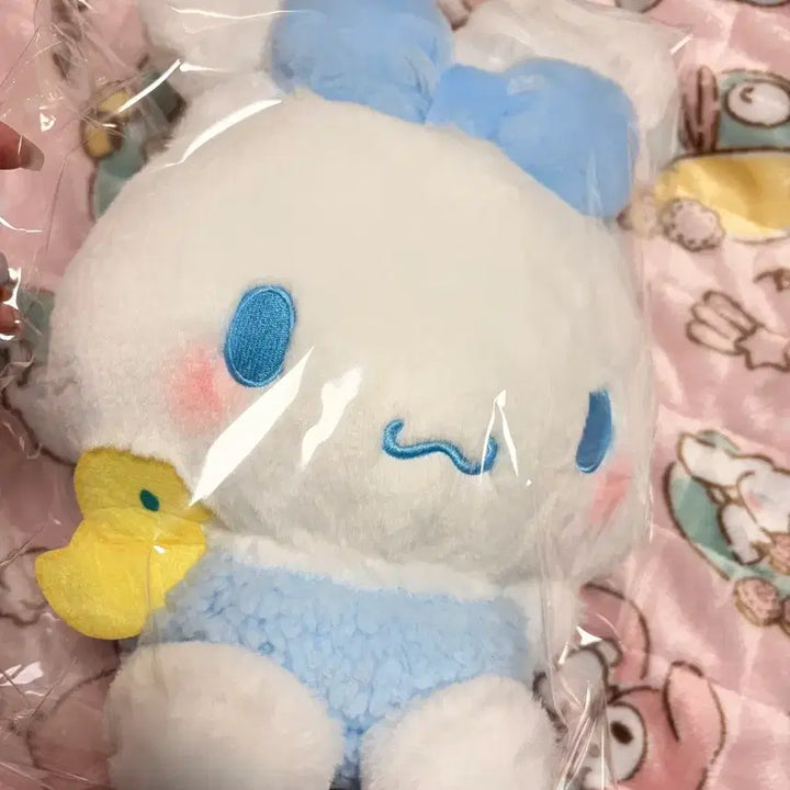 [BUNJANG] Sanrio Cinnamoroll Tied-Ear Plush Doll / (새상품, 정품) 산리오 시나모롤 귀 묶은 목욕 시나 인형