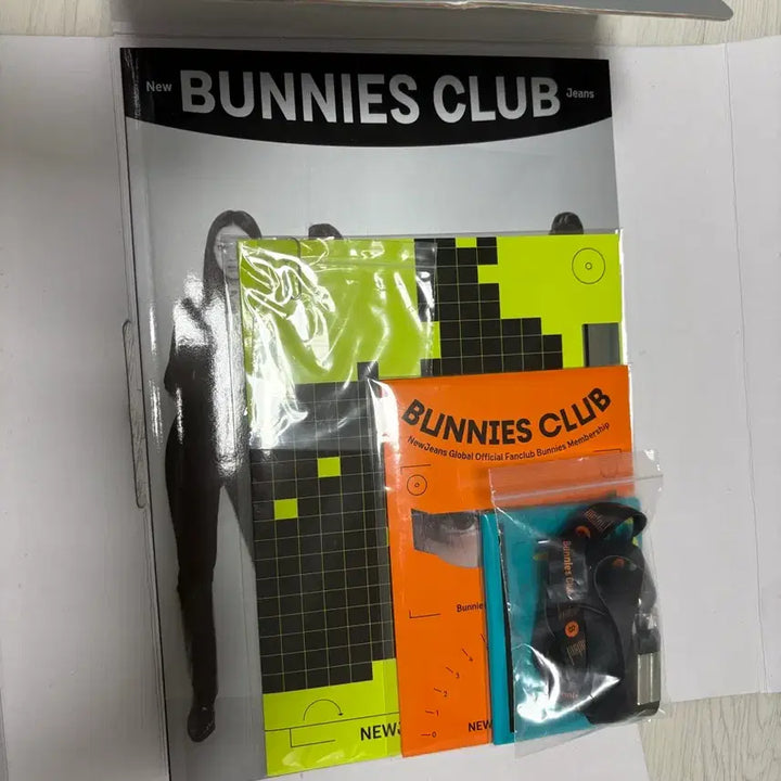 [BUNJANG] NewJeans Bunnies Club Membership Kit Vol. 2 / 뉴진스 멤버쉽 키드 2
