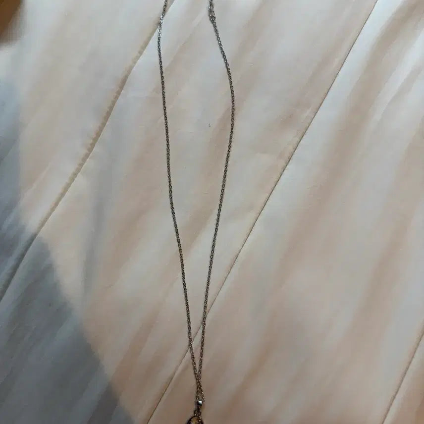 [BUNJANG] fromis_9 NOW OR NEVER Concert Necklace / 프로미스나인 나우 투모로우 콘서트 md 목걸이 판매