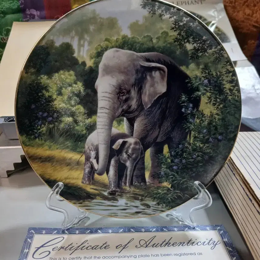 [BUNJANG] Coriana "The Asian Elephant" Limited Edition Plate / 코리아나 엘리펀트 접시 17758 (2024-05-07 17:03:27