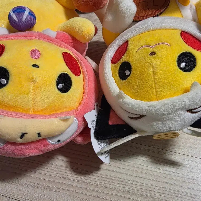[BUNJANG] Pokemon Pikachu Medium Plush Set (2) / 포켓몬스터 피카츄 중형 인형 2개 세트