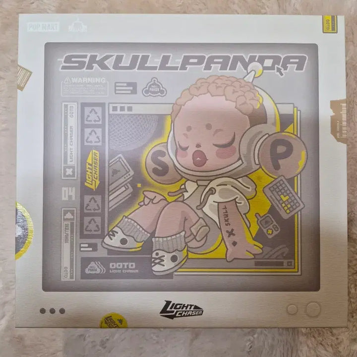 [BUNJANG] Pop Mart Skullpanda OOTD Big Figure Series 4 Light Chaser / 팝마트 스컬판다 ootd big피규어 4탄 Light chaser 판매!