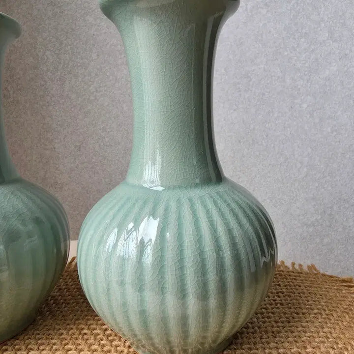 [BUNJANG] Haecheong Pottery Celadon Vase Set / 해청도예 청자 양각 화병 세트