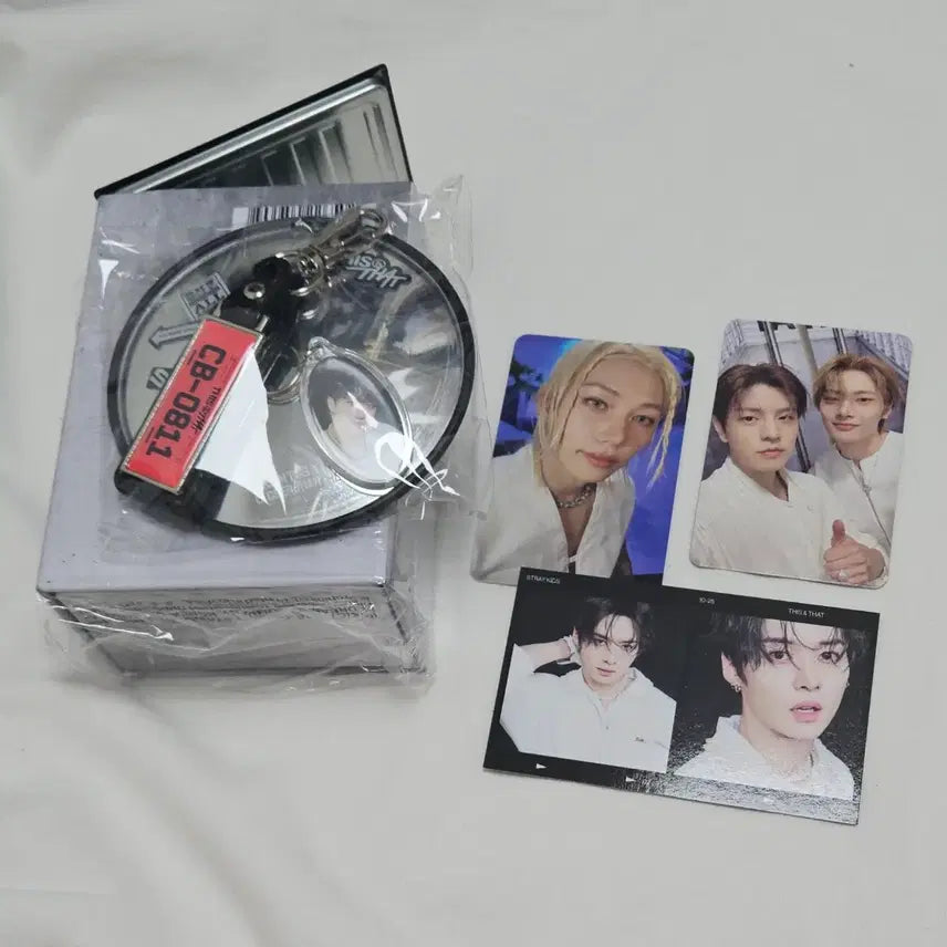 [BUNJANG] Stray Kids THIS &amp; THAT Limited Edition Truck Version Album Changbin Lee Know Felix Seungmin I.N Vocal Racha Unit Two-Cut Photocard Mirror Keychain / 스트레이키즈 this&amp;that 디스앤댓 한정반 트럭 버전 개봉 앨범 창빈 리노 필릭스 승민 아이엔 보컬라차 유닛 투컷 2컷 포카 거울 키링