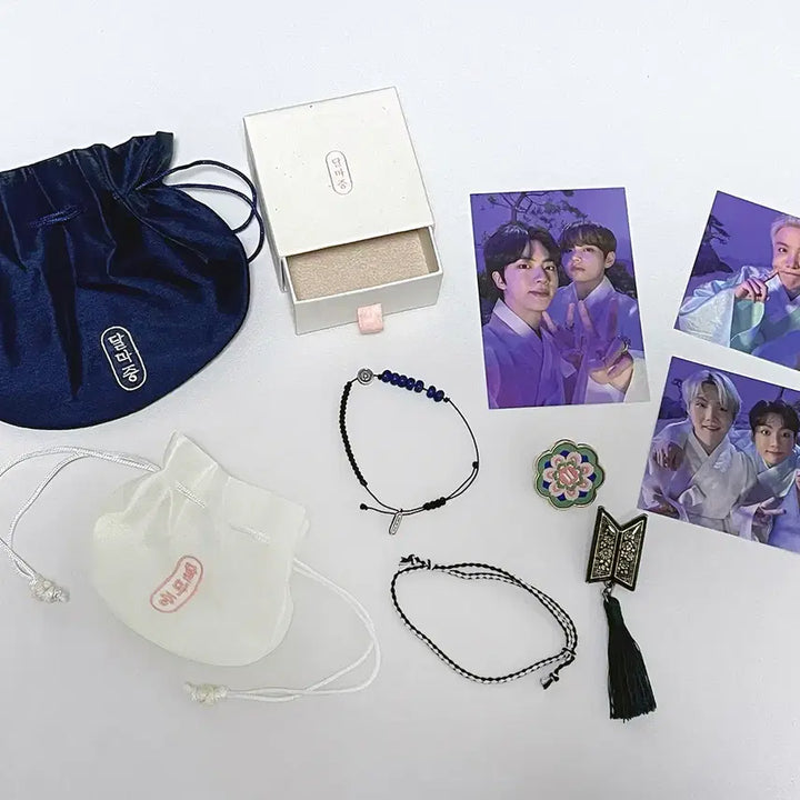 [BUNJANG] BTS Dalmajung Bundle Set Badges &amp; Bracelet / BTS 방탄 달마중 뱃지 + 팔찌 + 포카 일괄 양도