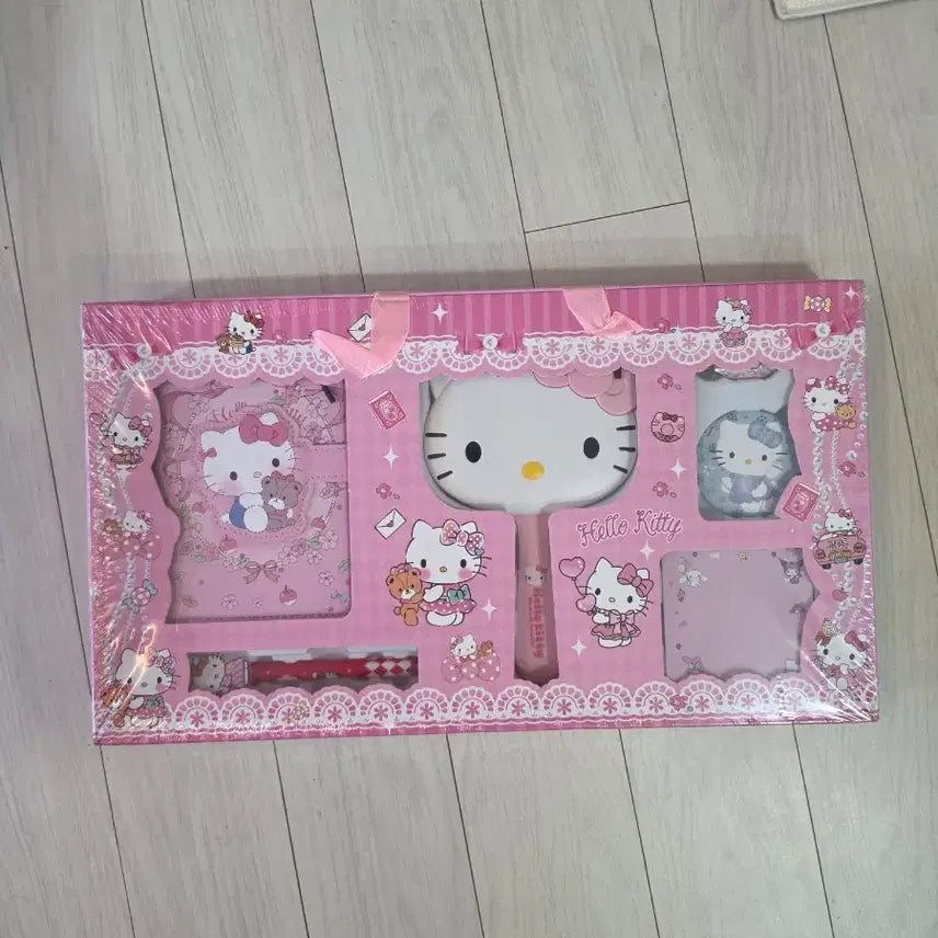 [BUNJANG] Sanrio Hello Kitty Diary, Mirror, Comb, Memo Pad, Badge, Sticker, Pen Set / 헬로키티 다이어리 거울 빗 메모지 뱃지 스티커 펜 세트 산리오 선물세트 문구세트
