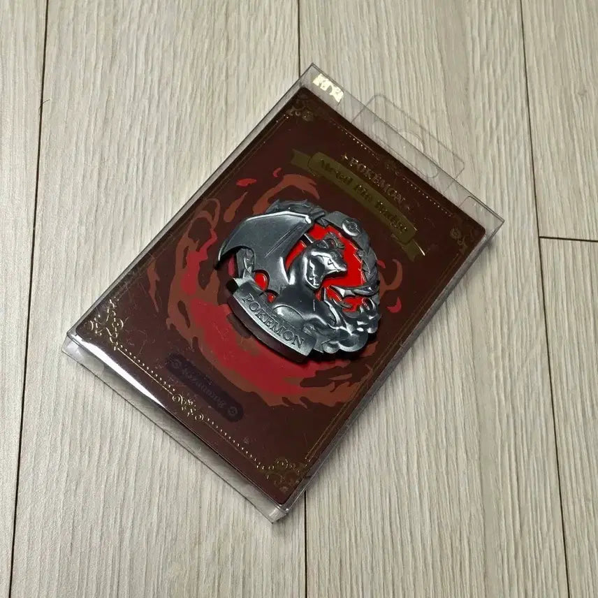 [BUNJANG] Pokemon Center Charizard Metal Pin Badge / [미개봉] 포켓몬스터 스토어 리자몽 메탈 핀 뱃지 리자몽 굿즈