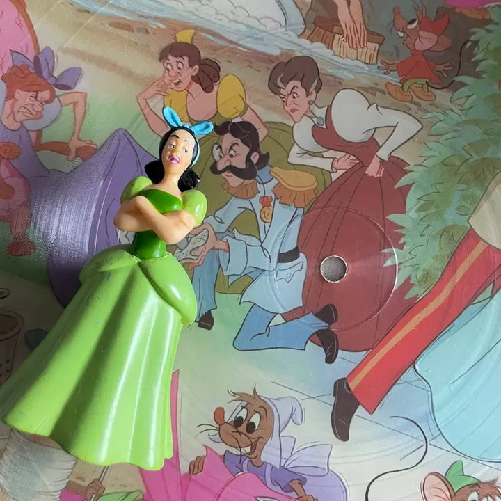 [BUNJANG] 1990s Walt Disney Cinderella Drizella Mini Figurine (Rare) / 1990s/월트디즈니 신데렐라속 드리젤라(rare)