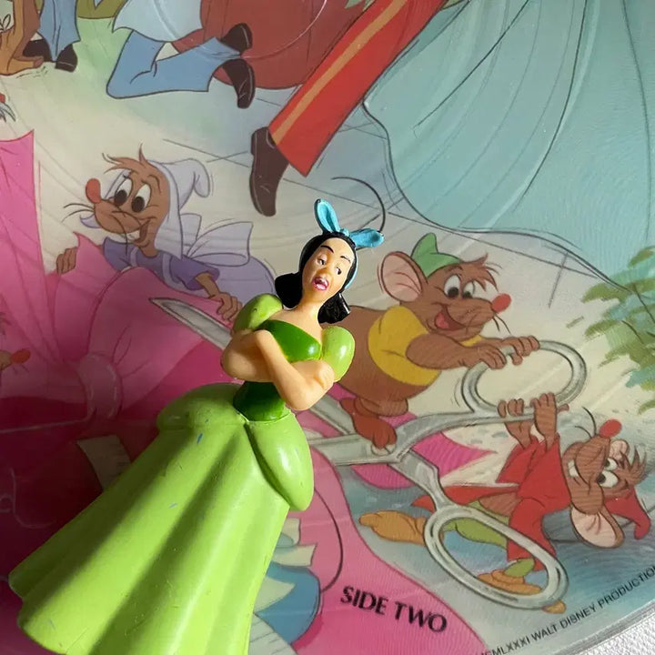 [BUNJANG] 1990s Walt Disney Cinderella Drizella Mini Figurine (Rare) / 1990s/월트디즈니 신데렐라속 드리젤라(rare)