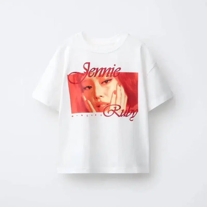 [BUNJANG] Zara x Jennie Collaboration Graphic T-Shirt / [미착용 새상품] 자라 x 제니 그래픽 반팔 티셔츠 zara 블랙핑크 프린팅 굿즈 크롭 화이트