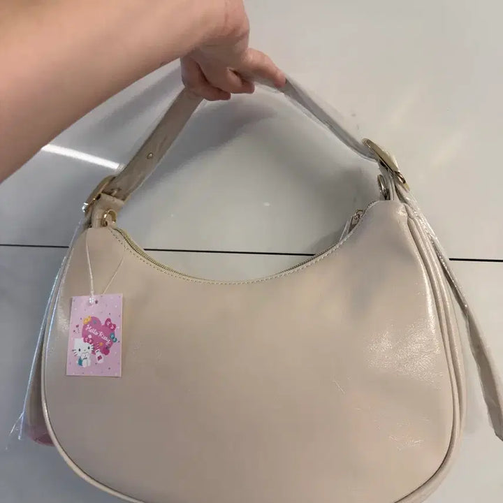[BUNJANG] Hello Kitty Leather Shoulder Bag Crossbody Bag / 라스트))헬로키티 레더 숄더백 크로스백 가방