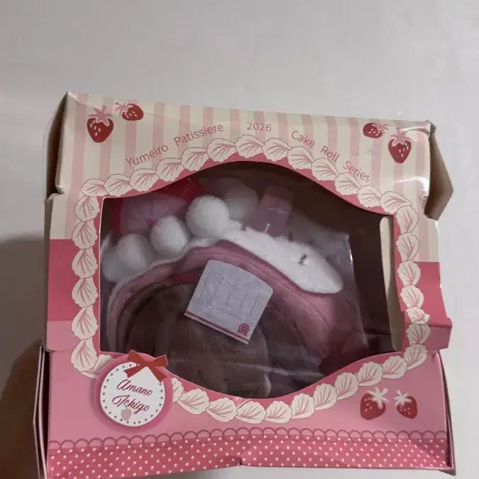 [BUNJANG] Dream Sweet Patisserie Strawberry Roll Cake Plush / 꿈빛파티시엘 comefor 중국 꿈파 딸기 롤케이크 인형