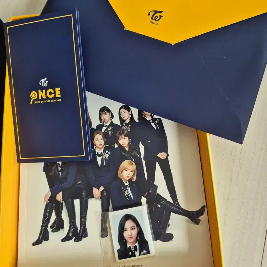 [BUNJANG] Twice ONCE 2nd Fanclub Kit Album Set (2 Types) / 트와이스 ONCE 2기 팬클럽 키트 앨범 2종 세트