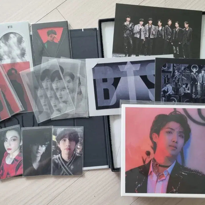 [BUNJANG] BTS Map of the Soul Special Photobook Set (First Edition) with Random Photocards (Suga, V, Jungkook) / [일반택배비 포함]방탄소년단 BTS MAP OF THE SOUL 맵솔 포토북 스페셜 세트 초판 슈가,뷔,정국 랜덤 포카 포함 풀구성 원가 이하 양도