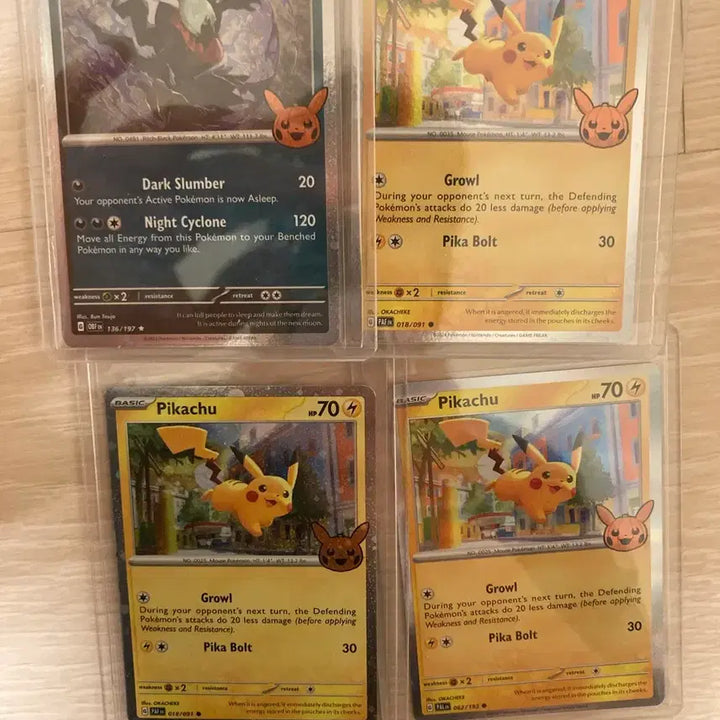 [BUNJANG] Pokemon Halloween Pikachu and Darkrai Card Bundle Set / (영판)포켓몬 카트 24년도 할로윈 피카츄 스월2개, 스월1개, 홀로,  다크라이 일괄 판매