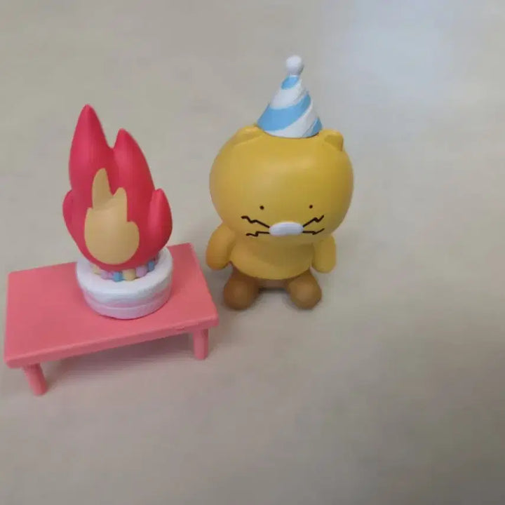 [BUNJANG] Kakao Friends Choonsik Birthday Cake Figure / 카카오프렌즈 춘식이 생일 케이크 피규어