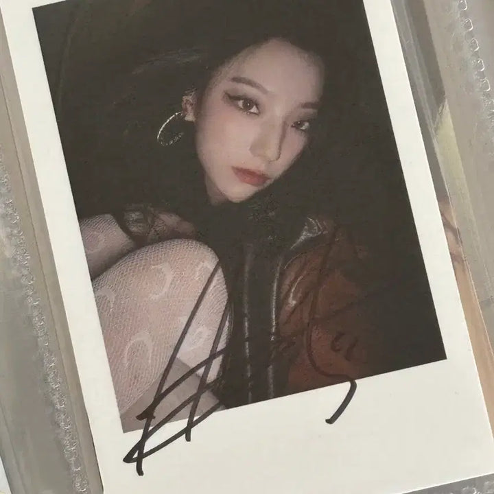 [BUNJANG] fromis_9 Saerom Autographed Cheki / 프로미스나인 이새롬 싸인체키
