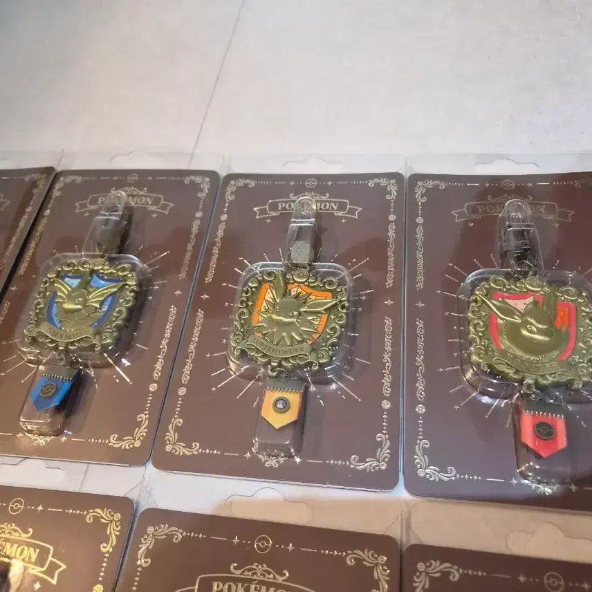 [BUNJANG] Pokemon Eeveelutions + Pikachu 10종 Eternal Antique Metal Keychain Full Set / 포켓몬 이브이즈 + 피카츄 10종 전종 풀셋 이터널 앤틱 메탈 키링