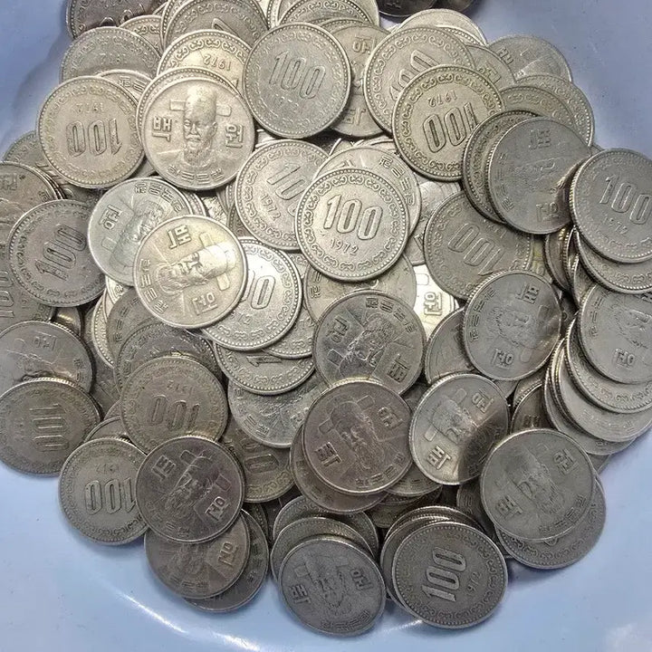 [BUNJANG] 1972 South Korean 100 Won Coins (4 Rolls / 200 Coins) / 1972년 100원 동전 4롤 200개