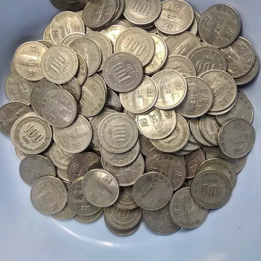 [BUNJANG] 1977 South Korean 100 Won Coins (200 pcs) / 1977년 100원 동전 4롤 200개