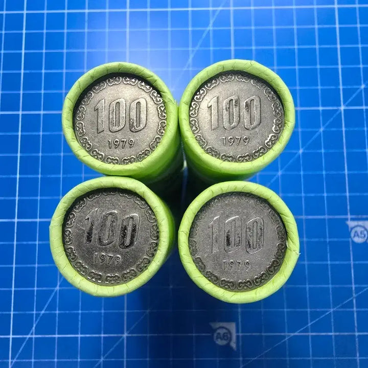 [BUNJANG] 1979 100 Won Coin Bundle (200 Coins) / 1979년 100원 동전 4롤 200개