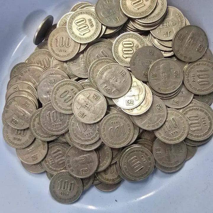 [BUNJANG] 1975 100 KRW Coin Roll Set (200 Coins) / 100원 동전 1975년 4롤 200개