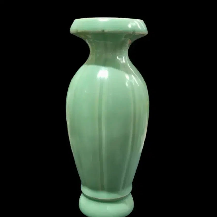 [BUNJANG] Chinese Celadon Porcelain Vase with Unique Texture / 중국도자기 녹색 여요