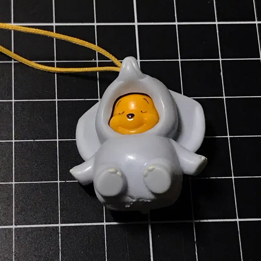 [BUNJANG] 2000s Winnie the Pooh Rubber Strap - Elephant / 2000년대 곰돌이 푸 고무 스트랩 / 코끼리