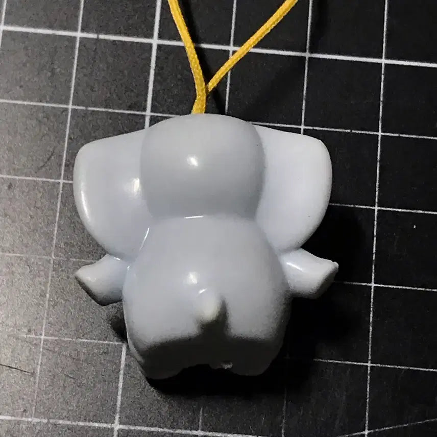 [BUNJANG] 2000s Winnie the Pooh Rubber Strap - Elephant / 2000년대 곰돌이 푸 고무 스트랩 / 코끼리
