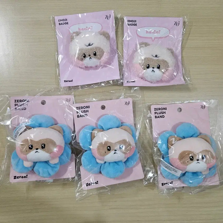 [BUNJANG] Zeroni Home Party Emoji Badge Hanni Sealed / [미개봉]제로니 홈파티 이모지 뱃지 hanini 하니니 zeroni HOME PARTY MD