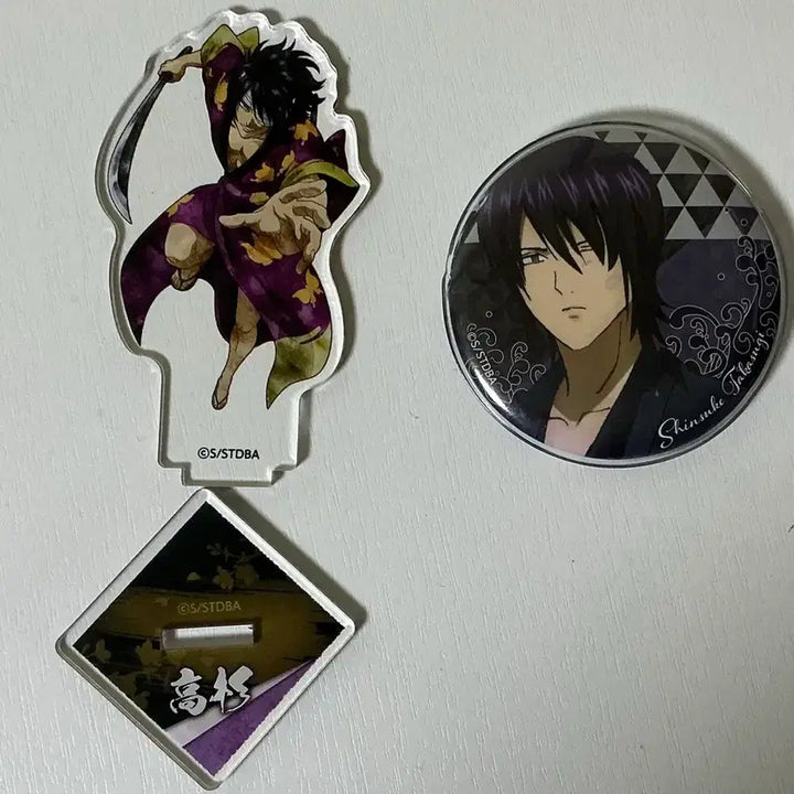 [BUNJANG] Gintama Shinsuke Takasugi Bundle Acrylic Stand &amp; Can Badge Set / (일괄)은혼 타카스기 신스케 미니 아크릴 스탠드 캔뱃지
