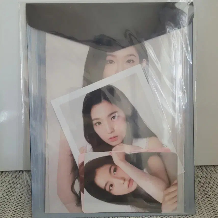 [BUNJANG] Red Velvet Irene Photo + Film Set / 레드벨벳 아이린 포토+필름 세트