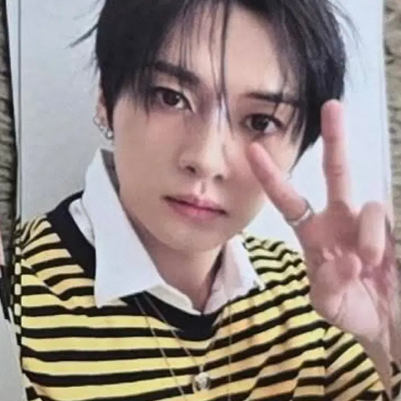 [BUNJANG] Stray Kids Lee Know THIS &amp; THAT Ver. Photocard / 디스앤댓 this &amp; that  &amp; 버전 스키즈 스트레이키즈 리노