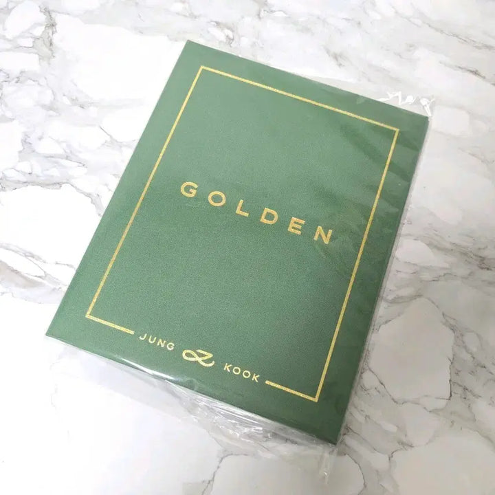 [BUNJANG] Jungkook (BTS) - GOLDEN Album Binder (Sealed) / 정국 GOLDEN 골든 바인더 미개봉 새상품 양도