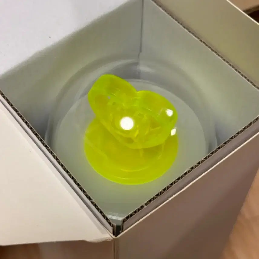 [BUNJANG] IU Official Lightstick IUKE Ver. 3 / 아이유 공식 응원봉 아이크 ver3 (원격제어 가능)